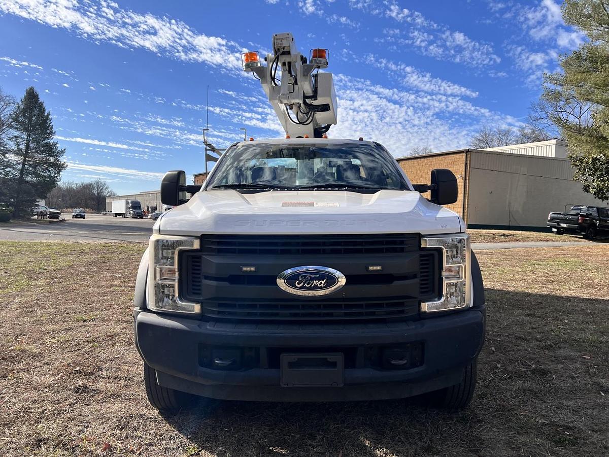 Used Altec AT200A Bucket boom on 2018 Ford F450 Reg Cab Utility Truck - R02774