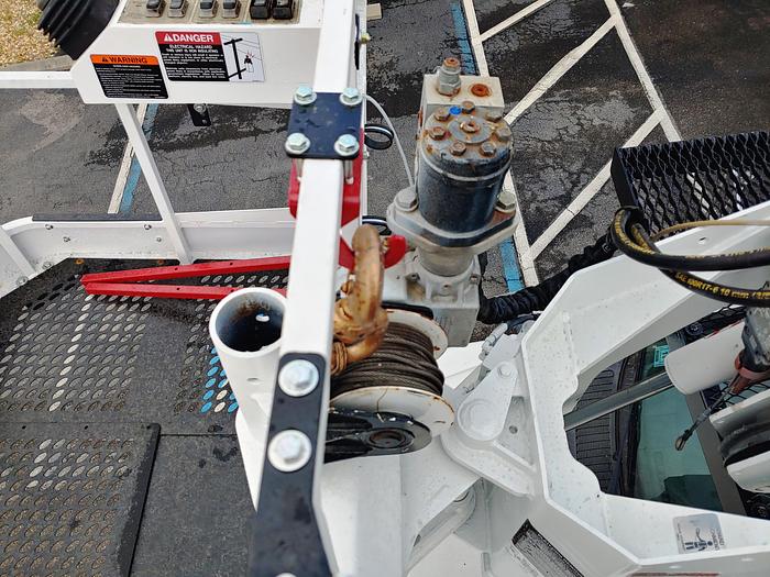 Used Altec LS63 Sign Crane on 2012 Ford F750 Reg Cab Flatbed Truck - 	66987