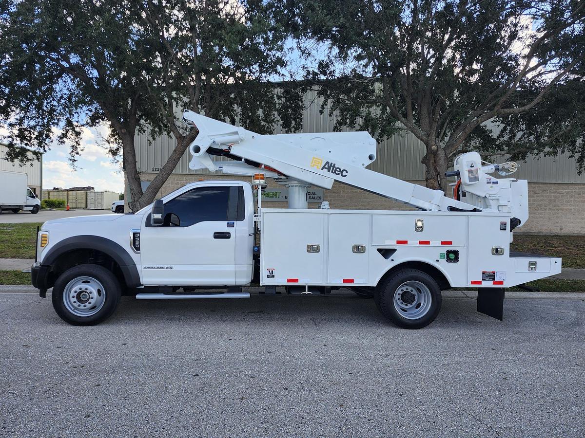 Used Altec AT41M Bucket Boom on 2019 Ford F550 4x4 Reg Cab Service Truck - 15762