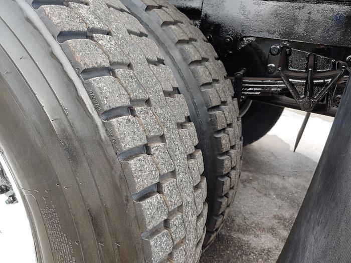 Used Altec LS63 Sign Crane on 2012 Ford F750 Reg Cab Flatbed Truck - 	66987