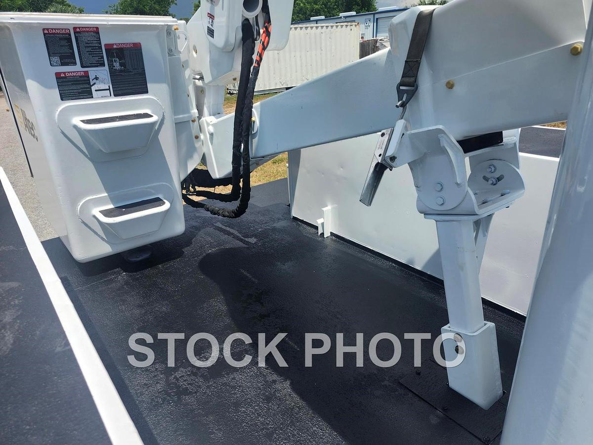 Used Altec AT48MH Bucket Truck on a 2019 Ford F550 4x4 Regular Cab Utility Truck - 15660
