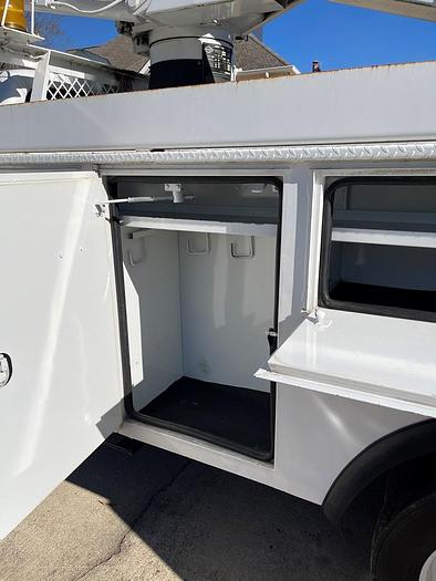 Used Versalift VST40I on 2012 Ford F550 Reg Cab Utility - M14603