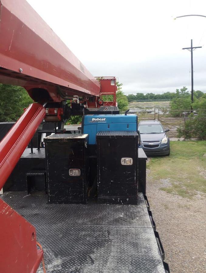 Used Altec LS63 Sign Crane on 2017 Ford F750 Reg Cab Flatbed Truck -