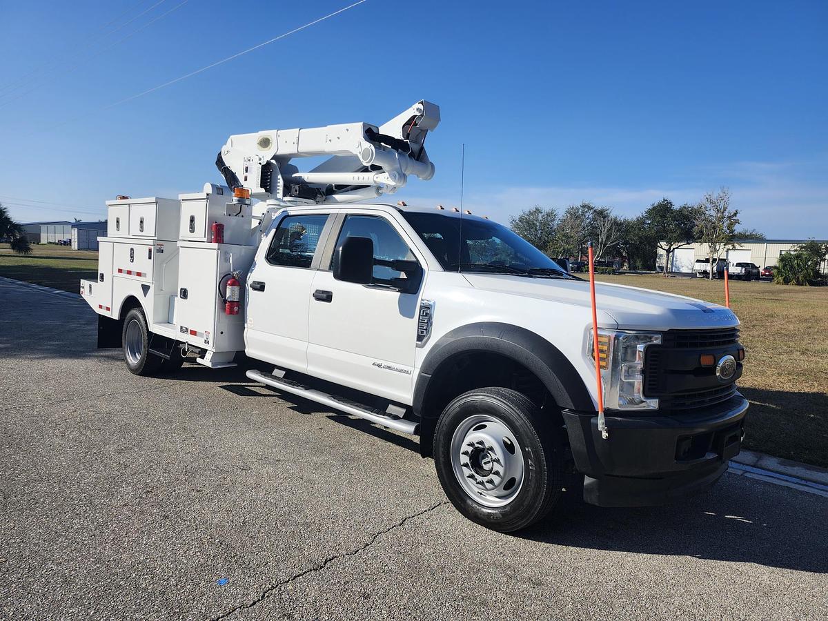 Used Altec AT41M Bucket Boom on 2019 Ford F550 4x4 Crew-Cab Bucket Truck - 96965