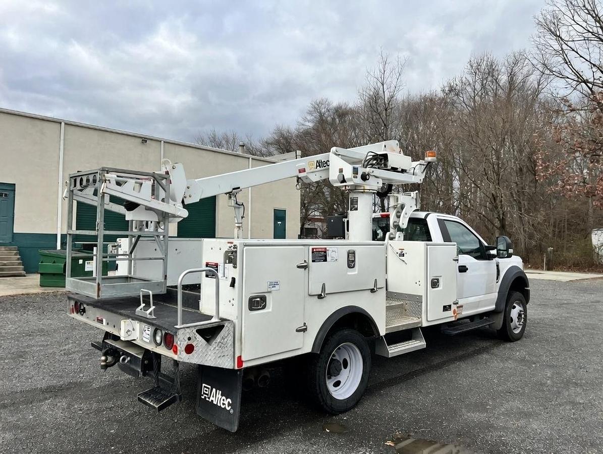 Used Altec AT235P Cable Placer on 2017 Ford F-550 Reg Cab Utility Truck - R07865
