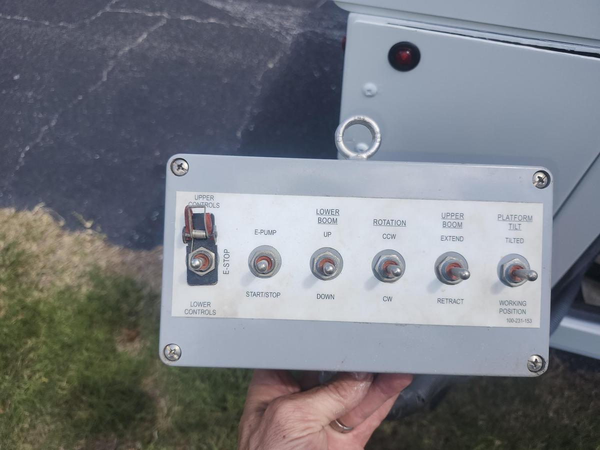 Used Posi-Plus 700-40 34 ft on 2022 Ram 5500 4x2 Cable Placer Bucket Truck - 38321