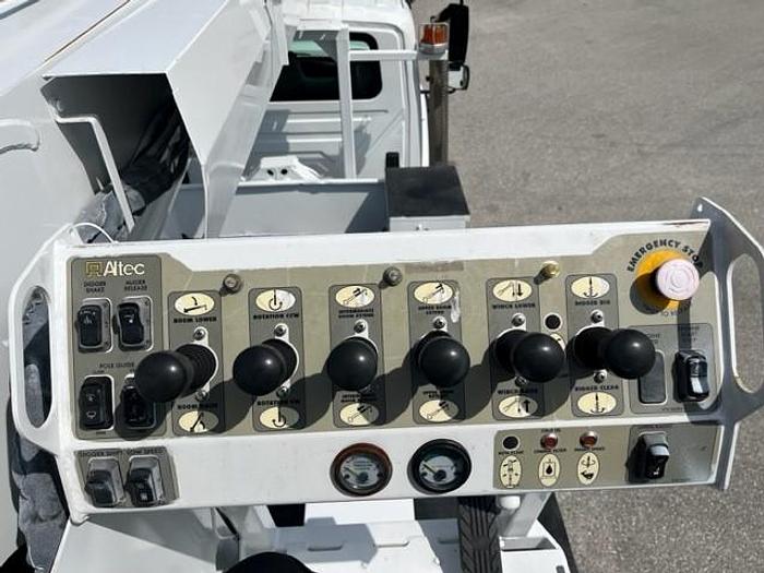 Used Altec DM47-TR Digger Derrec on 2012 International 7300 4x4 Reg Cab Utility Truck – C52937