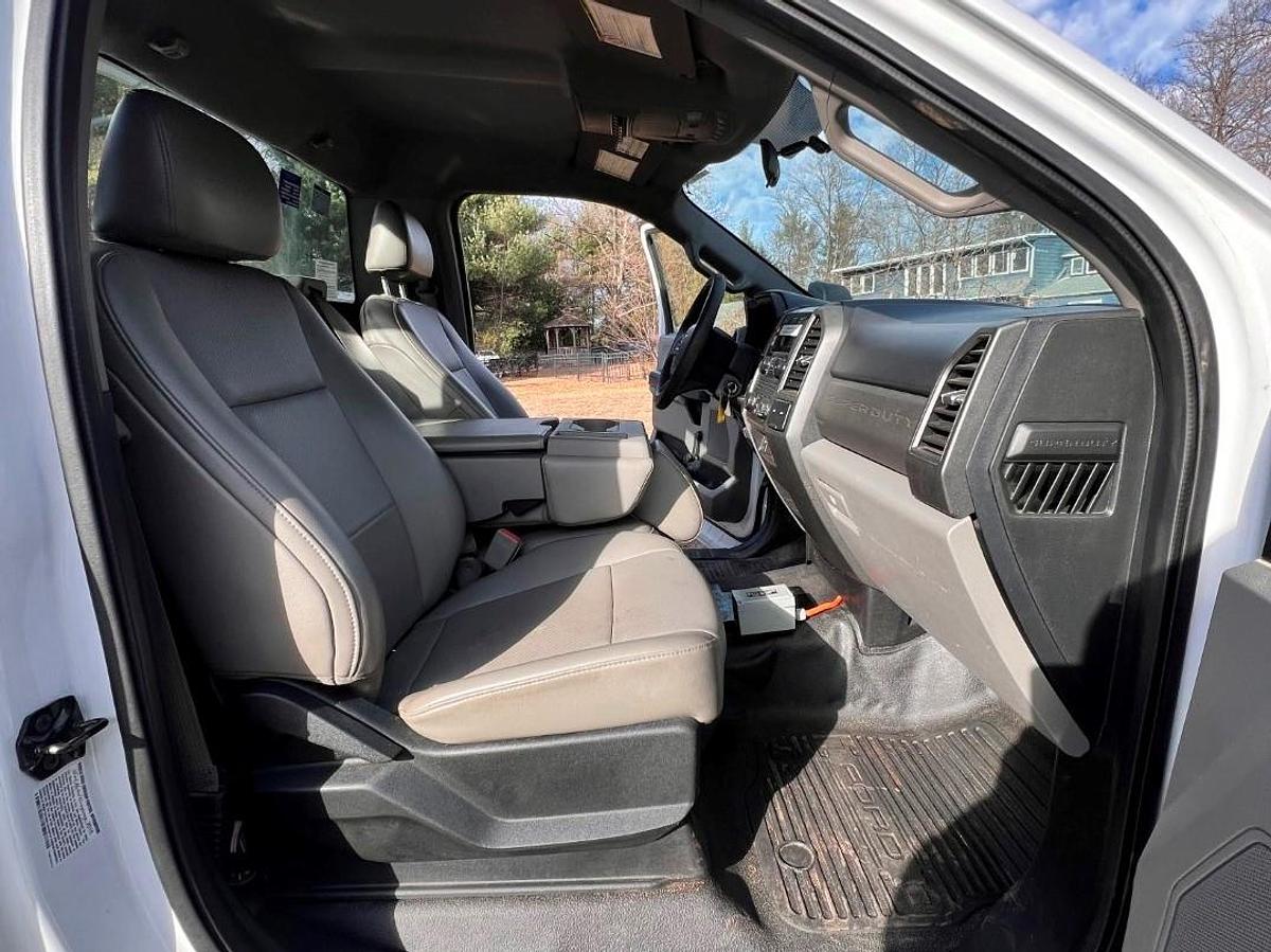 Used Altec AT200A Bucket boom on 2018 Ford F450 Reg Cab Utility Truck - R02774