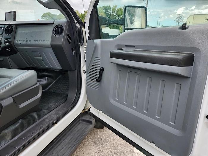 Used Altec AT40-MH Bucket Boom on 2015 Ford F550 Regular Cab Utility Truck - H21805