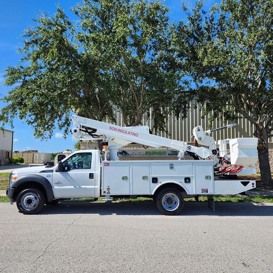 Used Altec AT40S Sign Boom on 2015 Ford F550 Utility Truck - 72707