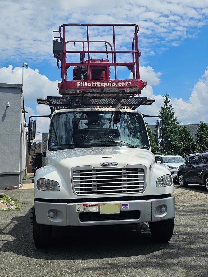 Used Elliott L55R Sign Crane on 2019 Freightliner M2-106 Reg Cab Flatbed Truck - MM6930