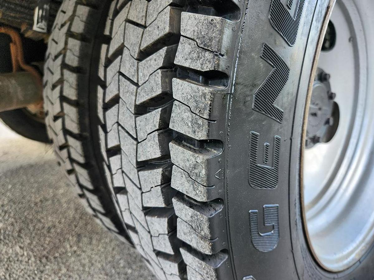 Used Altec AT41M Bucket Boom on 2019 Ford F550 4x4 Reg Cab Utility Truck - 88481