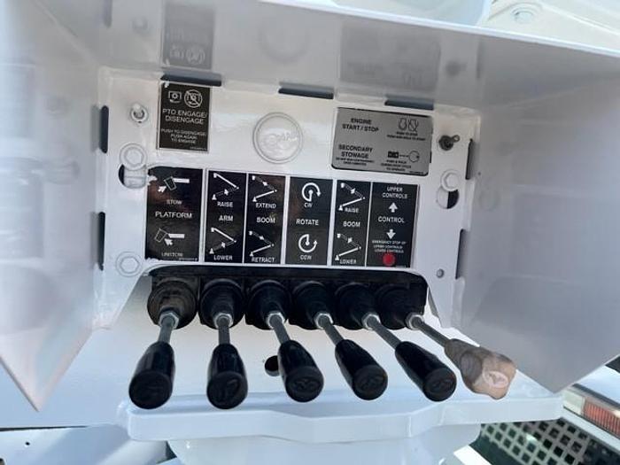 Used Altec AT37G Bucket Bom on 2014 Ford F550 4X4 Utility Truck - C17995