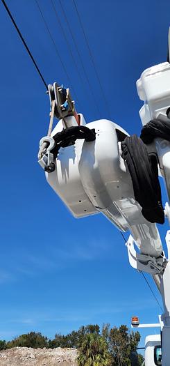 Used Altec AM55-MH Over Center Bucket Boom on 2014 Freightliner M2 106 4x4 Utility Truck - W9313