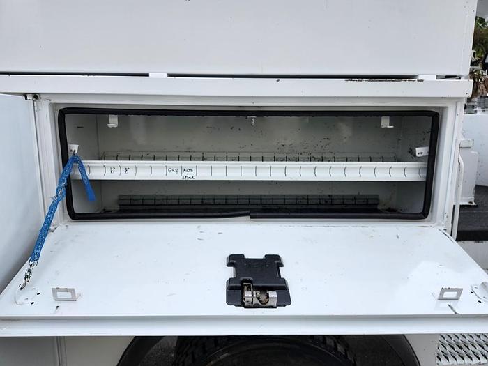 Used Altec AT40-MH Bucket Boom on 2015 Ford F550 Regular Cab Utility Truck - H21805