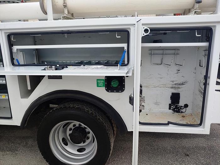 Used Altec AT41M Bucket Boom on 2018 Ford F550 4x4 Reg Cab Utility Truck - P04802