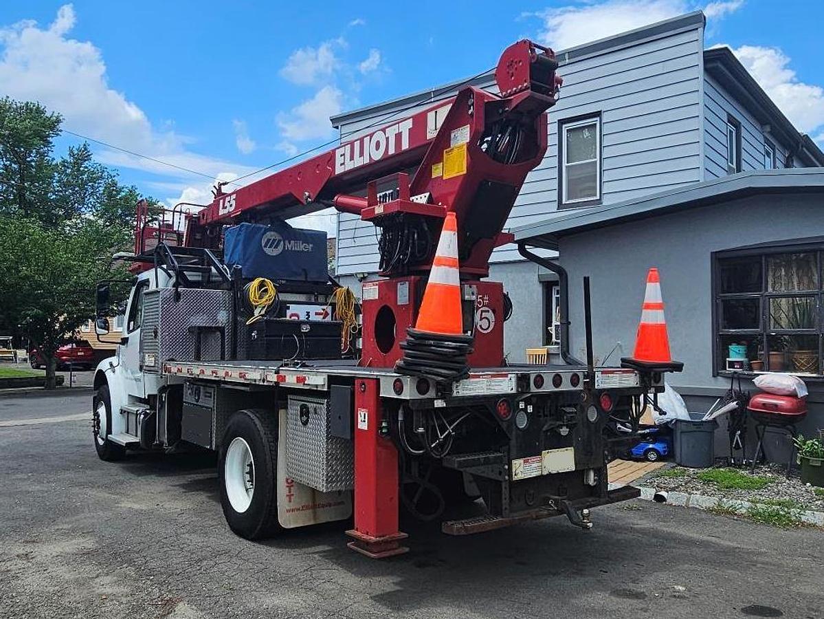 Used Elliott L55R Sign Crane on 2019 Freightliner M2-106 Reg Cab Flatbed Truck - MM6930