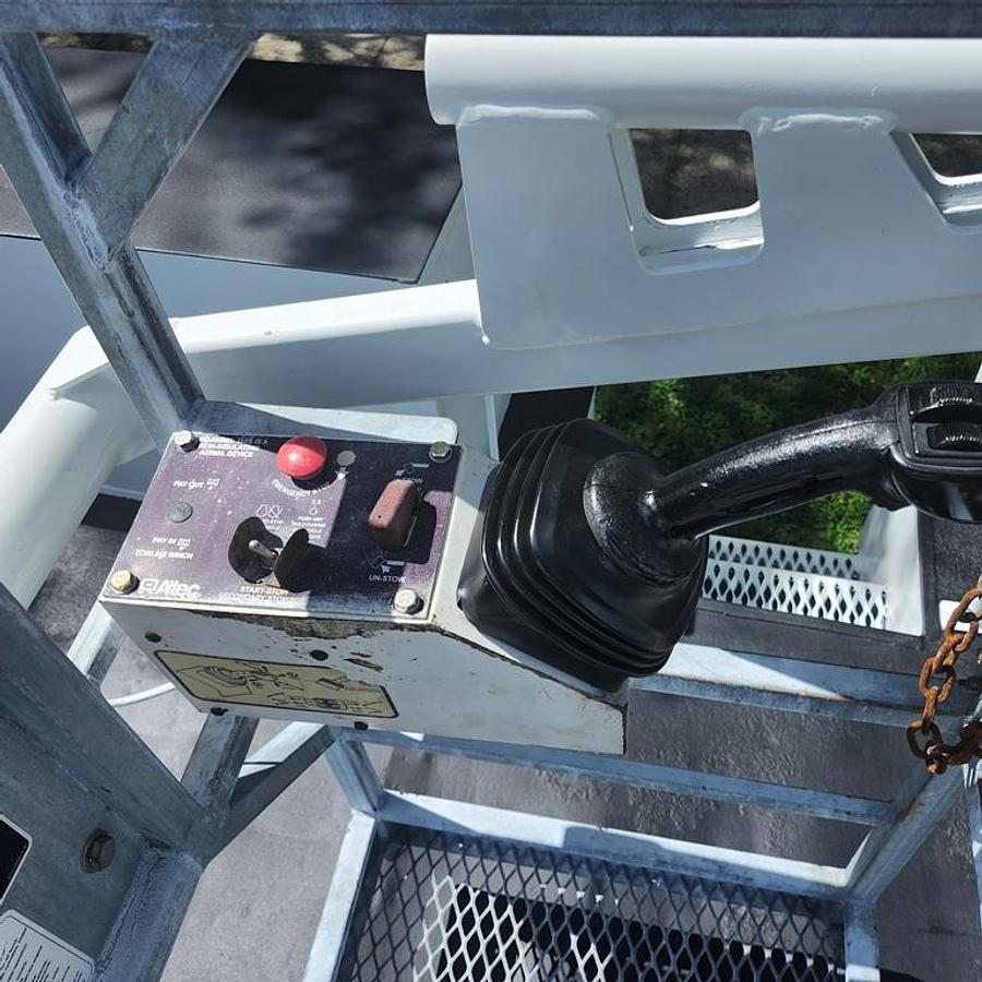 Used Altec AT235P Cable Placer on 2017 Ford F550 Utility Truck - 91911