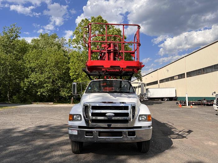 Used Elliot L60R Sign Crane on 2006 Ford F750 4x2 Reg Cab Flatbed Truck - R77335