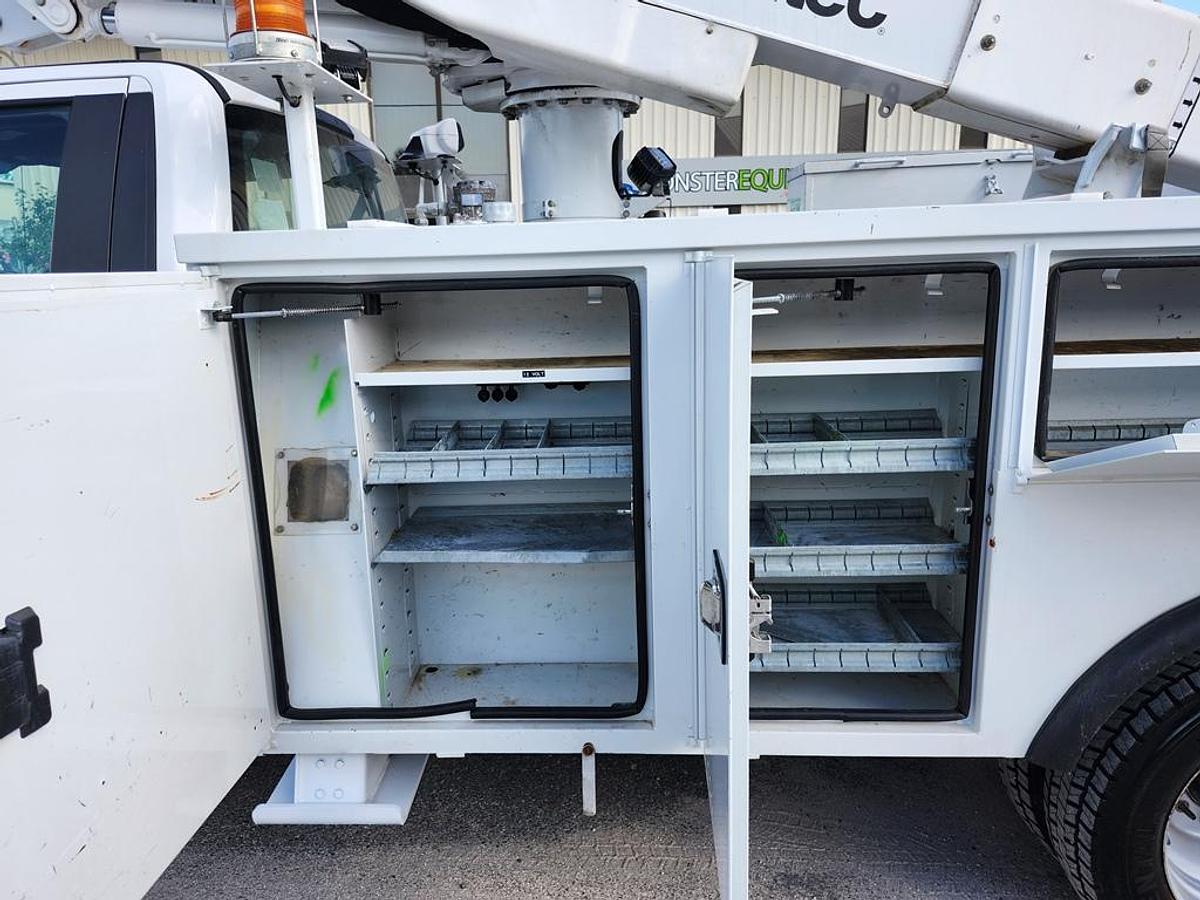 Used Altec AT41M Bucket Boom on 2019 Ford F550 4x4 Reg Cab Utility Truck - 88481