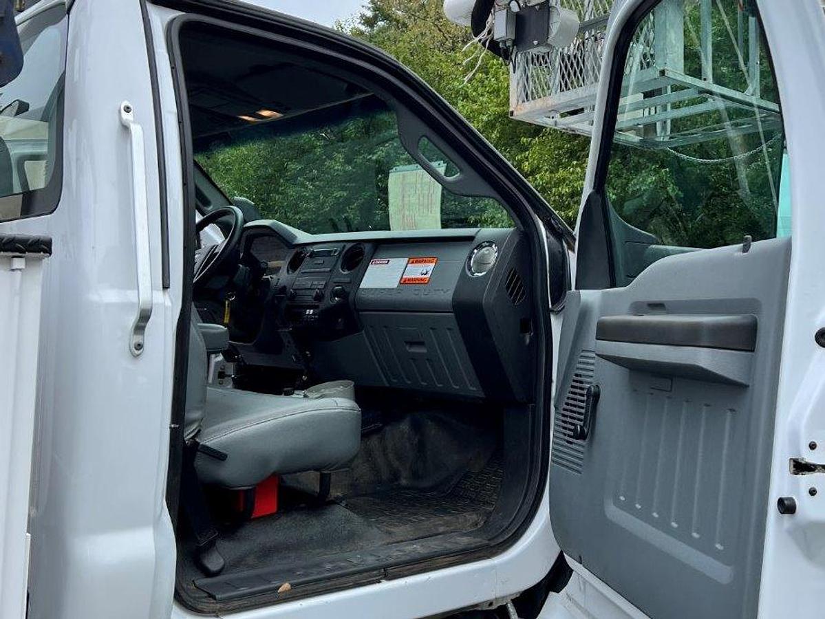 Used 2018 Ford F750 Reg Cab Utility Reel Truck - R08356