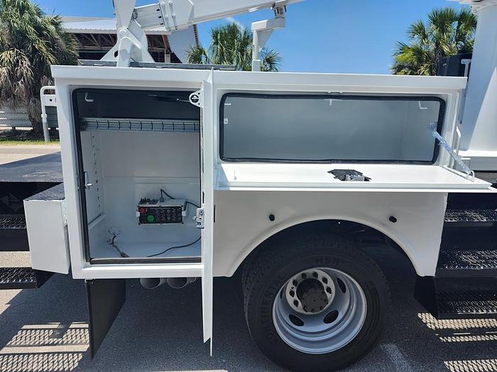 Used Altec AT235P Cable Placer on 2014 Ford F550 4x2 Reg Cab Utility Truck - 81122