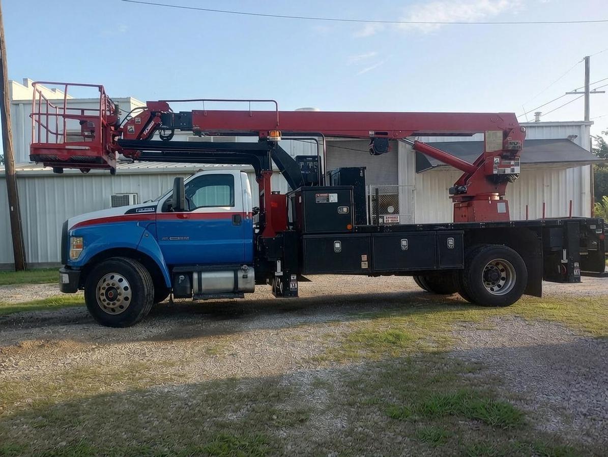 Used Altec LS63 Sign Crane on 2012 Ford F750 Reg Cab Flatbed Truck - 66987