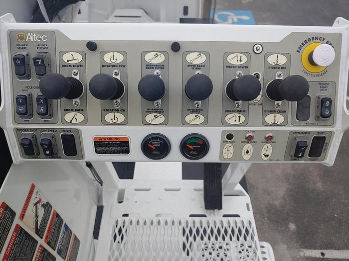 Used Altec DM47BTR Digger Derrick on 2015 Freightliner M2 106 4x4 Reg Cab Utility Truck - C1733