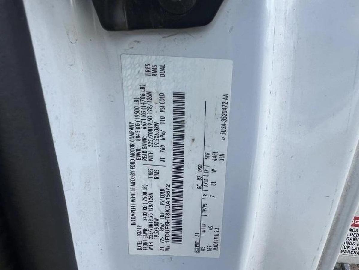 Used 2019 Altec AT48M Bucket Boom on a 2019 Ford F550 4x4 Regular Cab Utility Truck - 15672