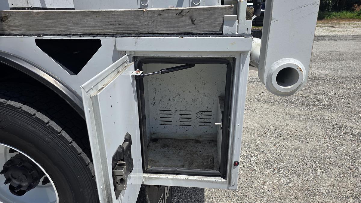 Used Altec T40P Cable Placer on 2023 Freightliner M2-106 - MG4199