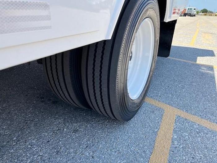 Used Altec AT37G 42ft Bucket Boom on 2016 Ford F550 Reg Cab Utility Truck - C57050