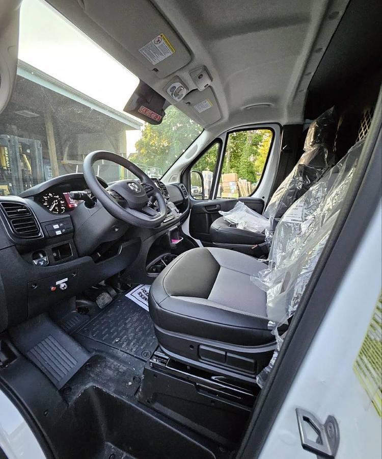 Used Versalift VANTEL29 NE Bucket Van on 2023 RAM 3500 VAN - R52427