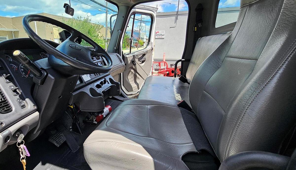 Used Elliott L55R Sign Crane on 2019 Freightliner M2-106 Reg Cab Flatbed Truck - MM6930