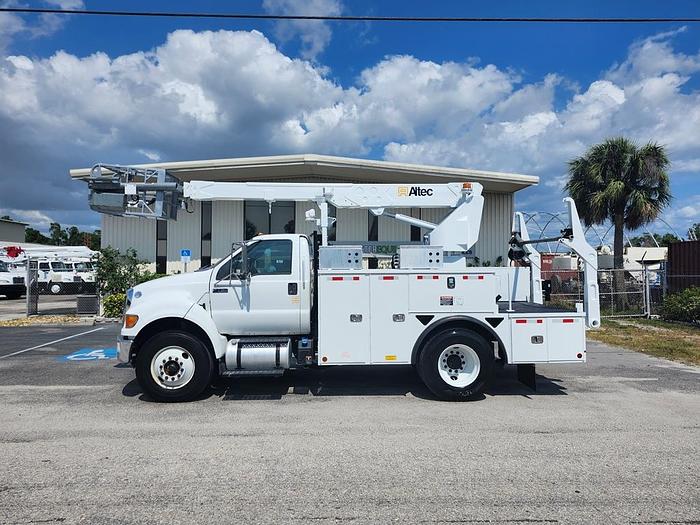 Used Altec AT40P Cable Placer on 2015 Ford F-750 XL Non-CDL Reg Cab Utility Truck - 75335