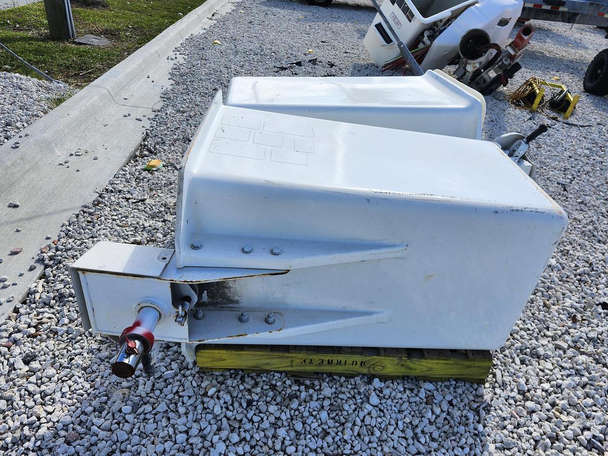 Used Altec Digger Derrick Insulated Man Bucket - DM47-24