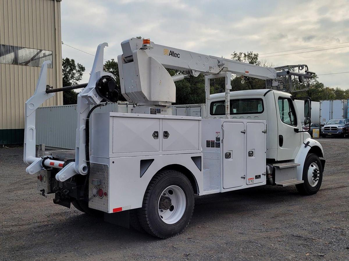 Used Altec T40P Cable Placer on 2017 Freightliner M2-106 Reg cab Utility Truck - RZ7947
