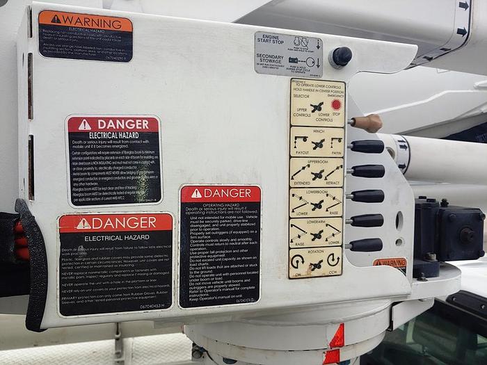 Used Altec AT41M Bucket Boom on 2018 Ford F550 4x4 Reg Cab Utility Truck - P04802