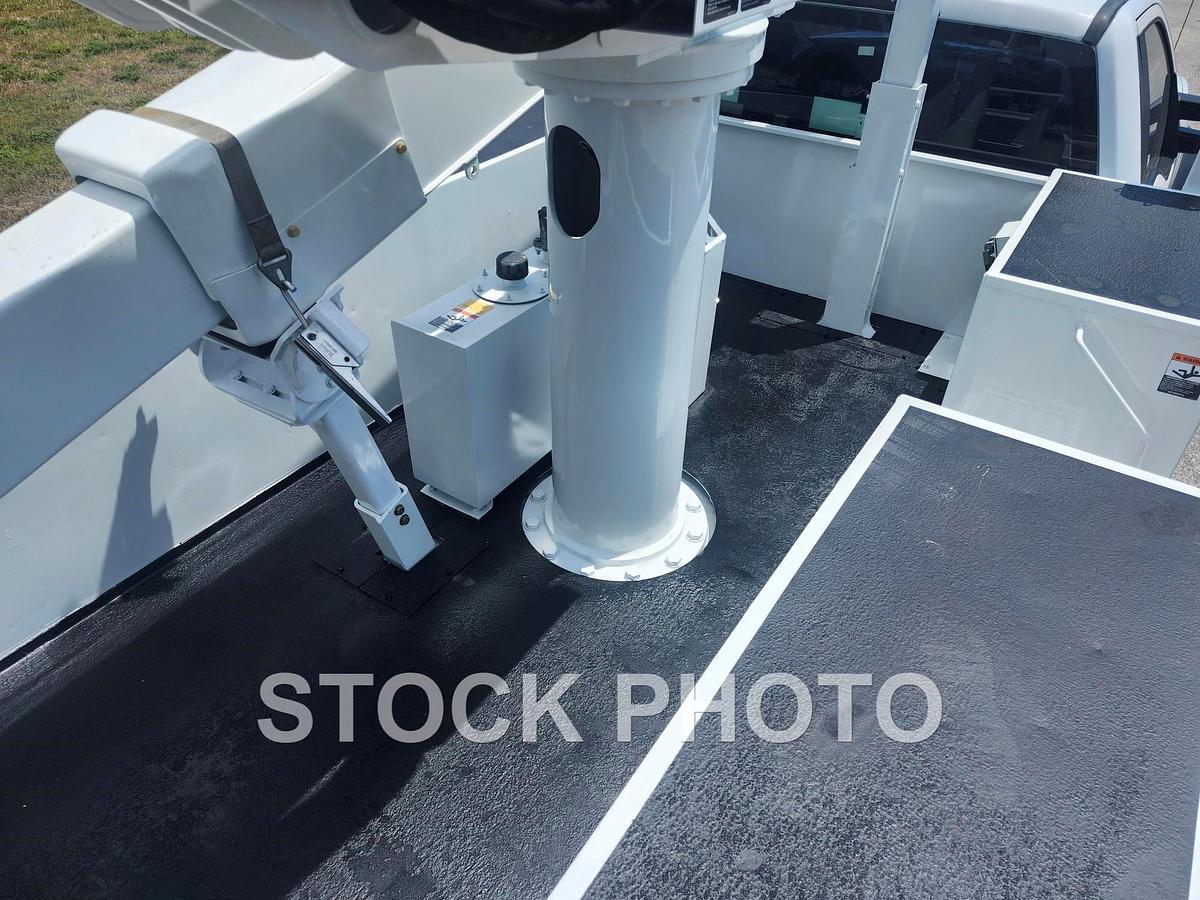 Used Altec AT48MH Bucket Truck on a 2019 Ford F550 4x4 Regular Cab Utility Truck - 15660