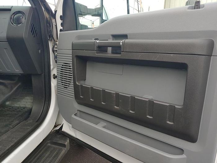 Used Altec AT40M, 45 ft, Articulating & Telescopic Material Handling Bucket Boom on 2016 Ford F550 Reg Cab Utility Truck - 41852