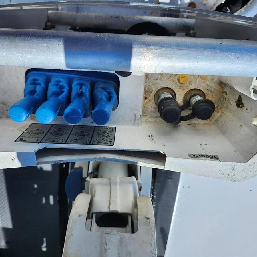 Used Altec AT40S Sign Boom on 2015 Ford F550 Utility Truck - 72707