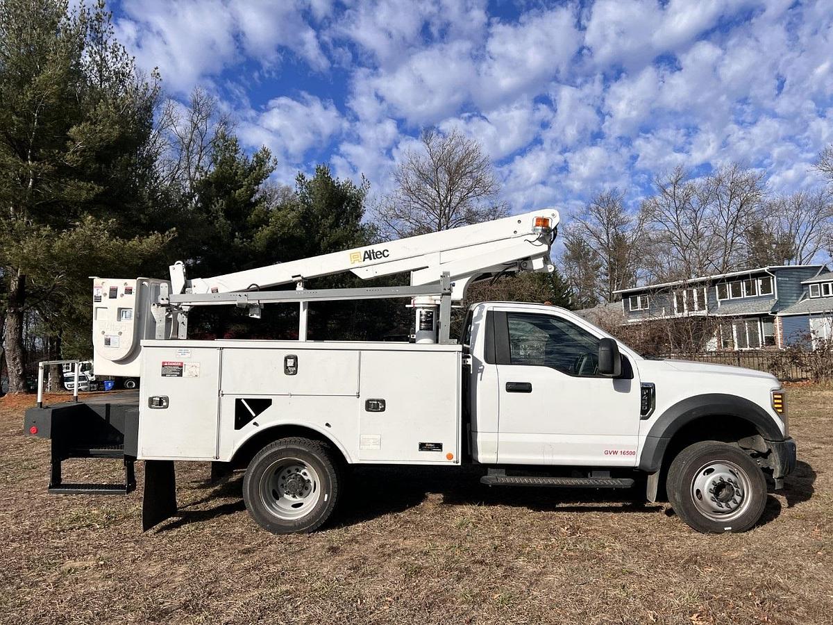 Used Altec AT200A Bucket boom on 2018 Ford F450 Reg Cab Utility Truck - R02774