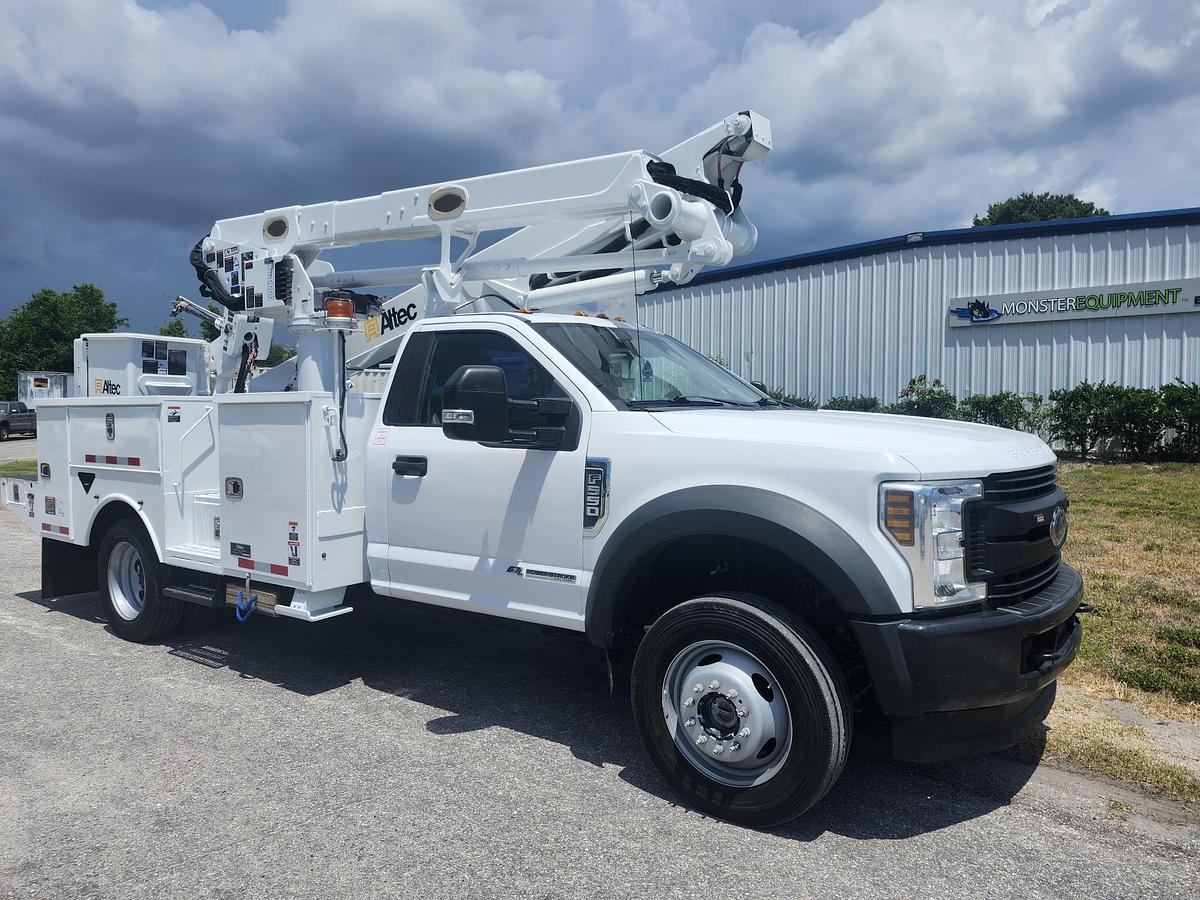 Used 2019 Altec AT48M Bucket Boom on a 2019 Ford F550 4x4 Regular Cab Utility Truck - 15672
