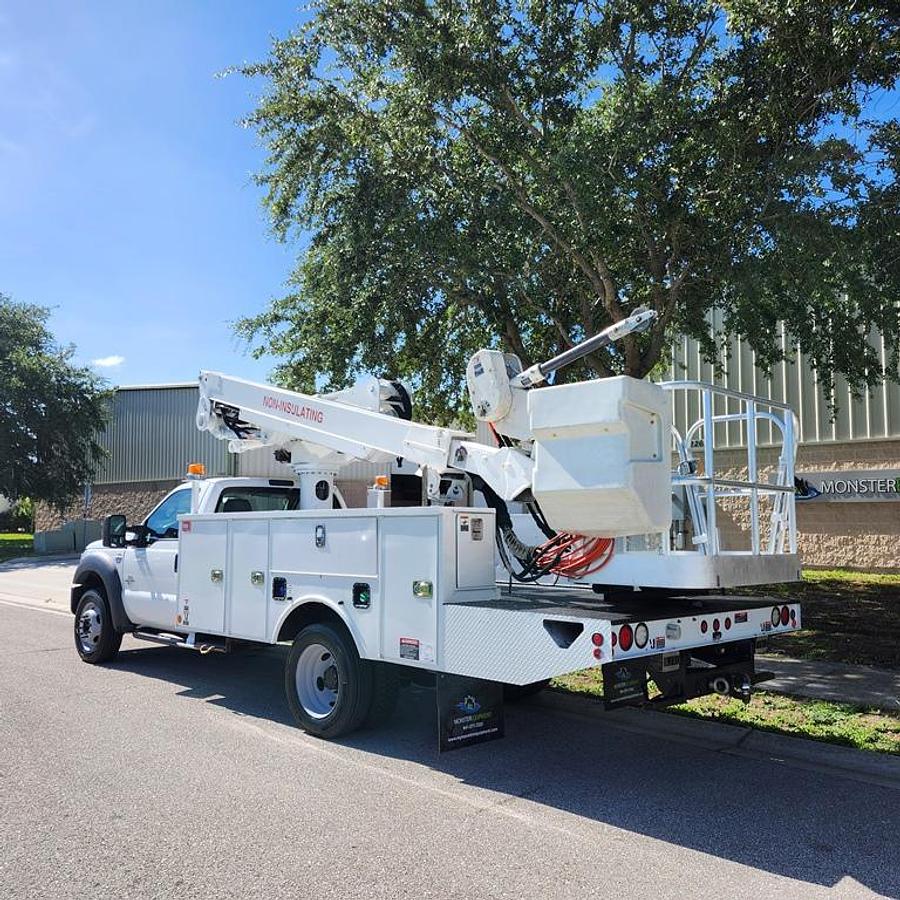 Used Altec AT40S Sign Boom on 2015 Ford F550 Utility Truck - 72707
