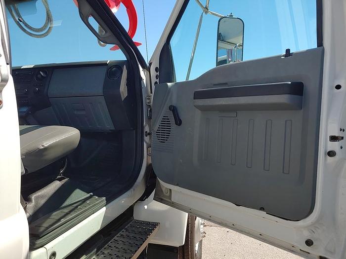 Used Terex Commander C4047 Digger Derrick on 2011 Ford F750 Reg Cab Utility Truck - 96762