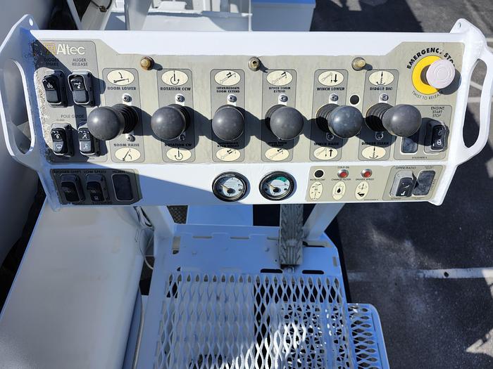 Used Altec DM47-BTR Digger Derrick on 2014 Freightliner M2 106 Reg Cab Utility Truck - L7387