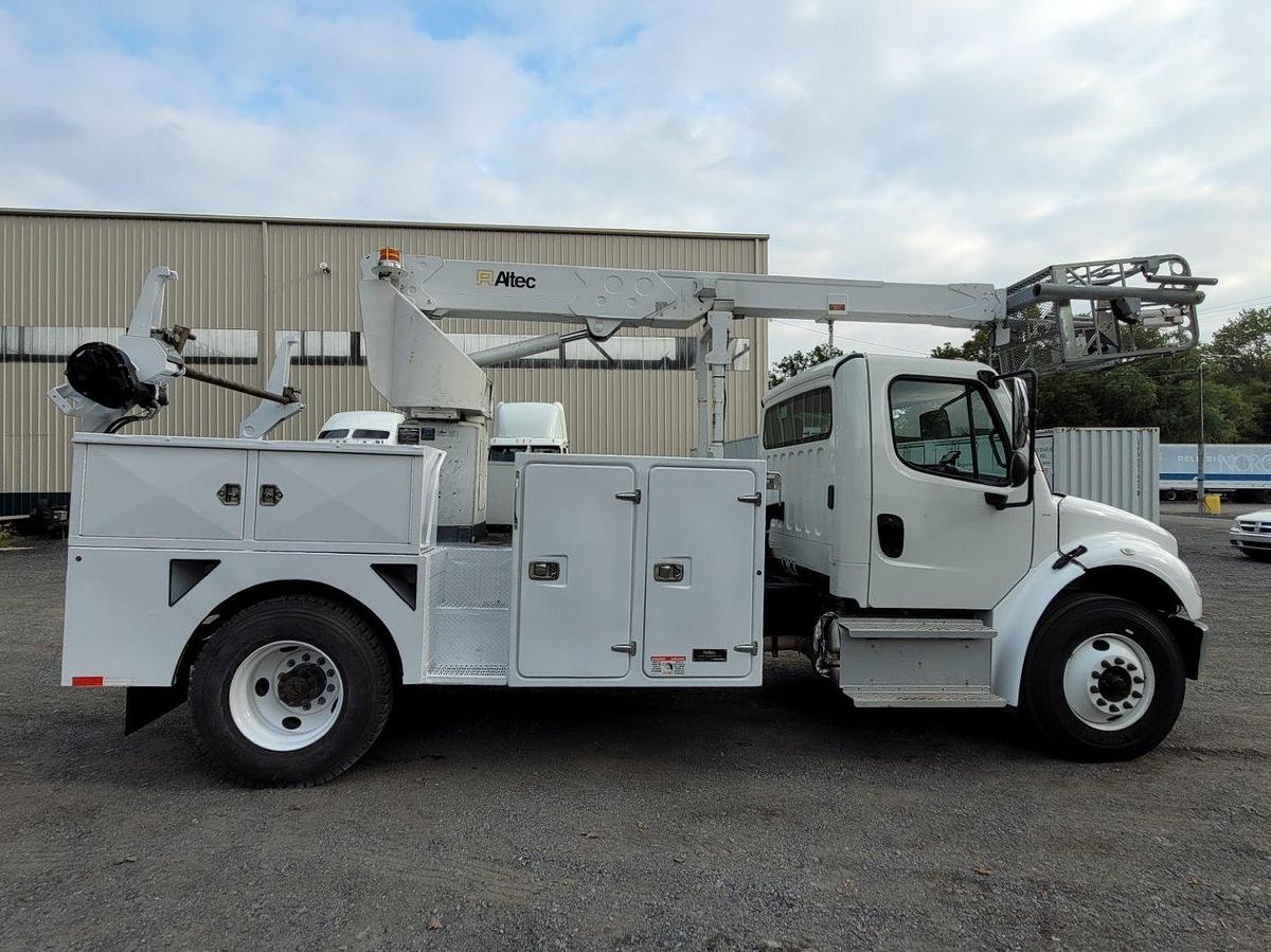 Used Altec T40P Cable Placer on 2017 Freightliner M2-106 Reg cab Utility Truck - RZ7947