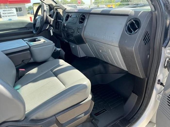 Used Altec AT40G 45ft Bucket Boom on 2016 Ford F550 Reg Cab Utility Truck - C03924