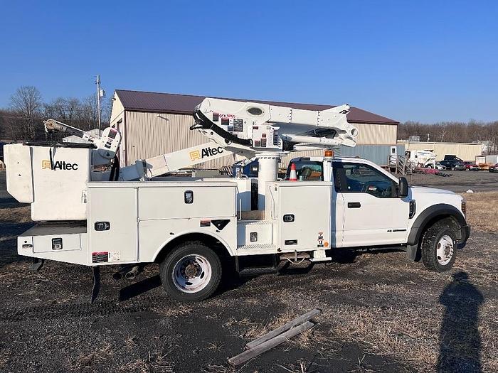 Used Altec AT41M Bucket Boom on 2019 Ford F550 4x4 Reg Cab Utility Truck - M03357