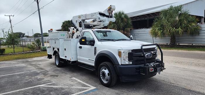 Used Altec AT41M Bucket Boom on 2018 Ford F550 Reg Cab Utility Truck - 99941
