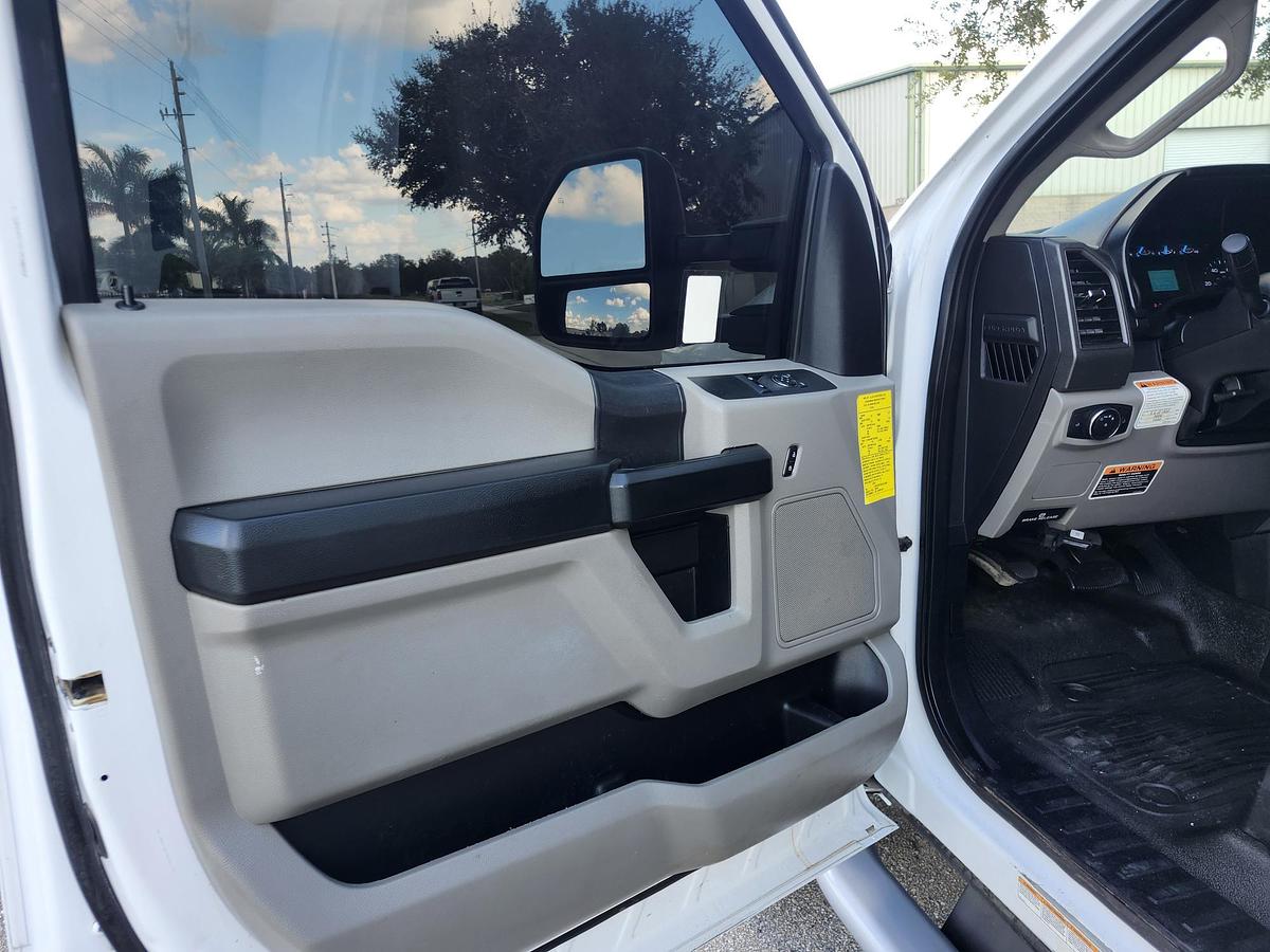 Used Altec AT41M Bucket Boom on 2019 Ford F550 4x4 Reg Cab Service Truck - 15762